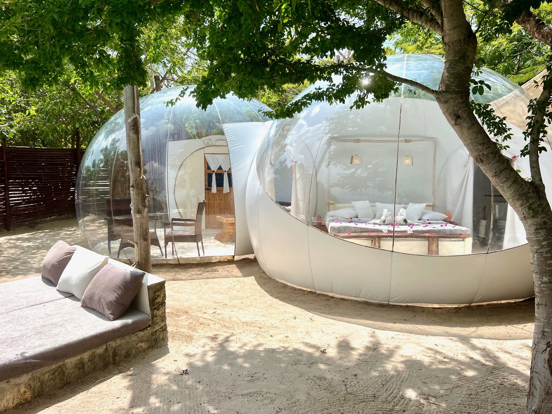 Lagoon bubble lodge