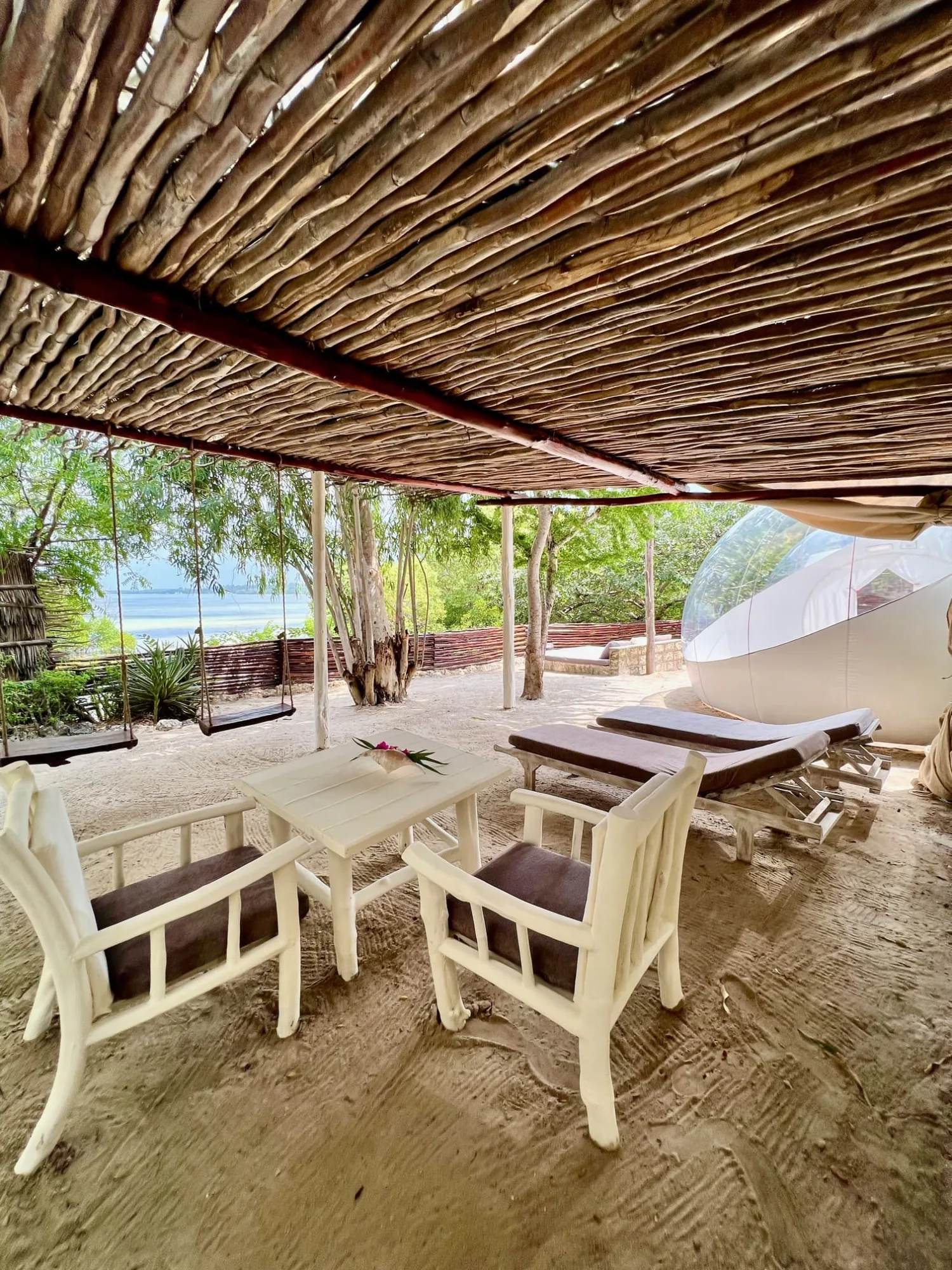 Lagoon bubble lodge
