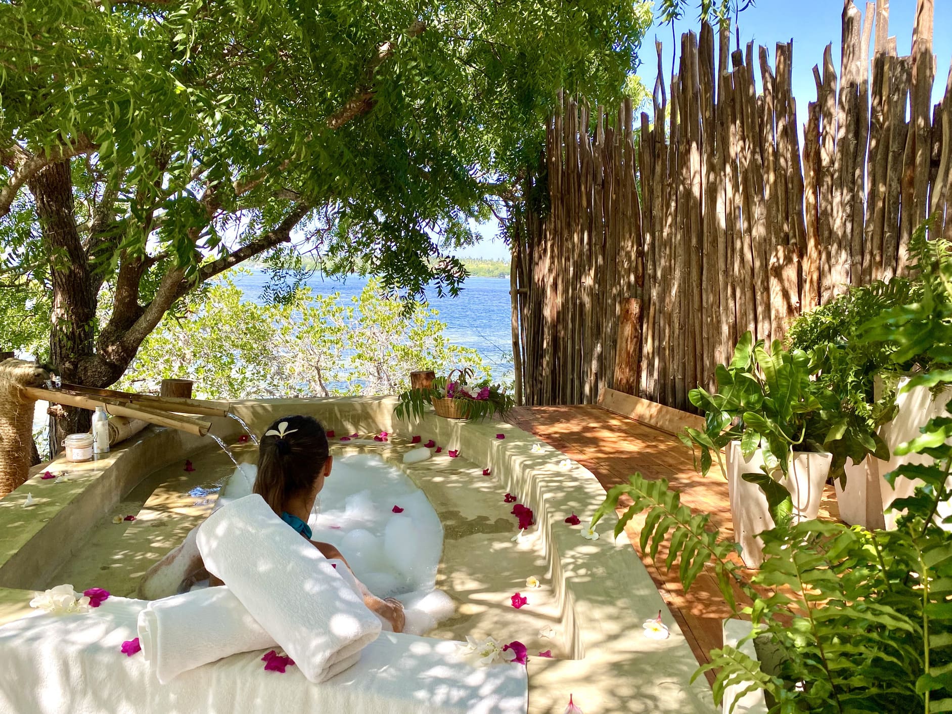 baobab-king-suite-rock-and-sea